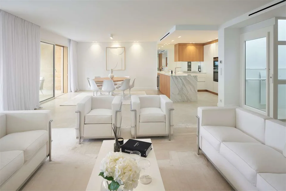 Penthouse avec terrasse sur le toit et vue sur mer – photo 6 sur 13