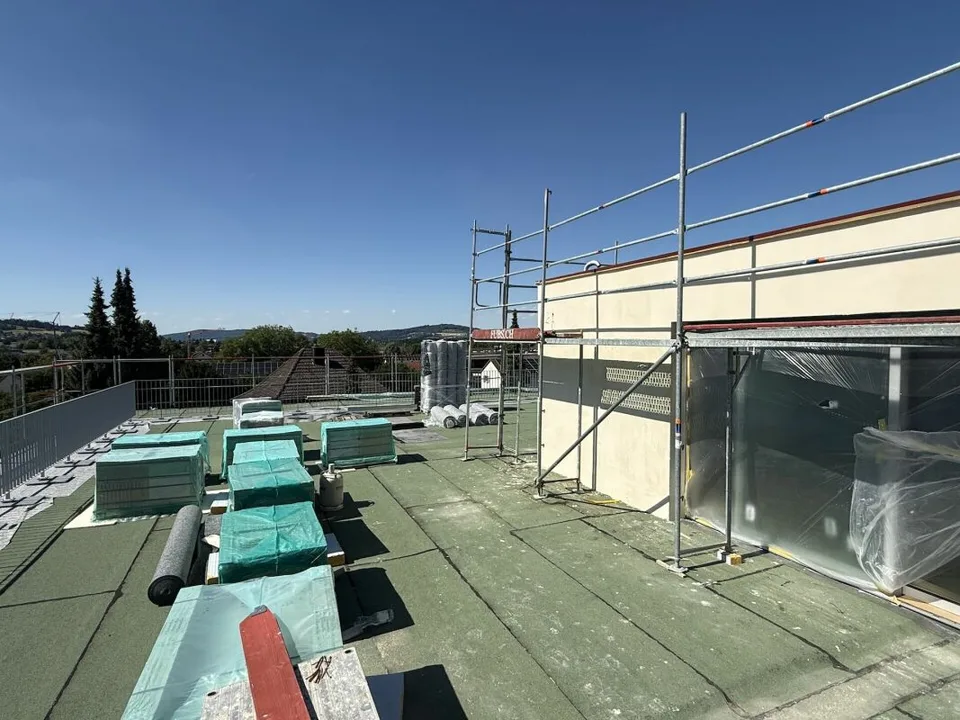 APPARTAMENTO ATTICO SPACIOSO 4 1/2 LOCALI IN CENTRO CITTÀ