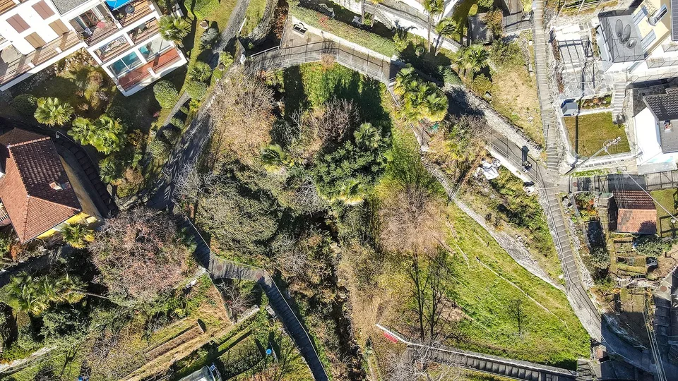 Terreno edificabile con splendida vista lago