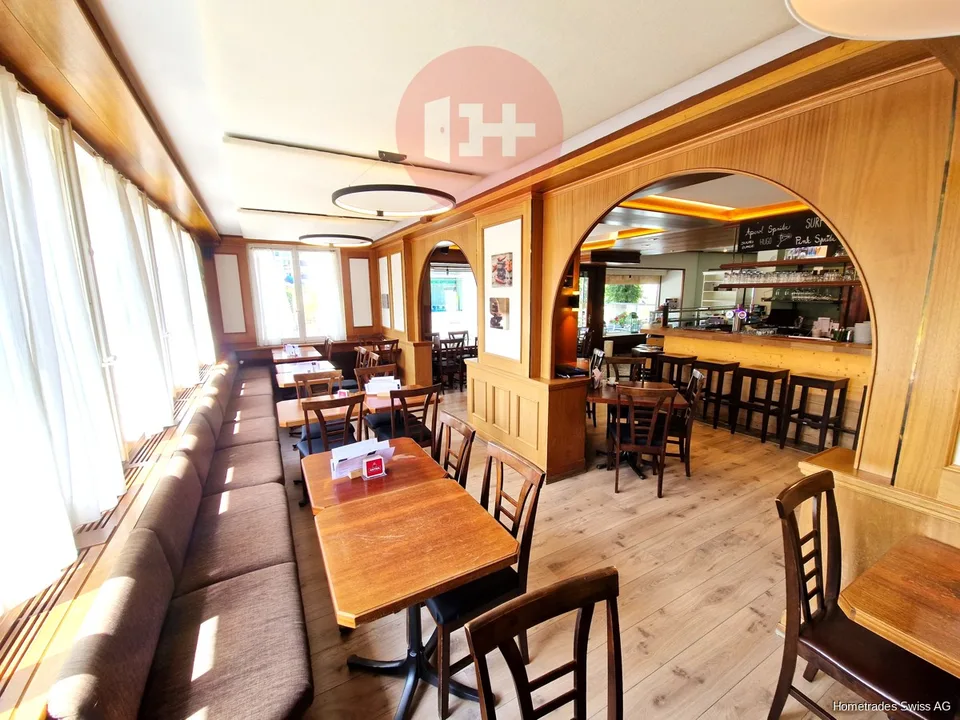 RESTAURANT / BAR SPACIEUX, SITUÉ AU CENTRE