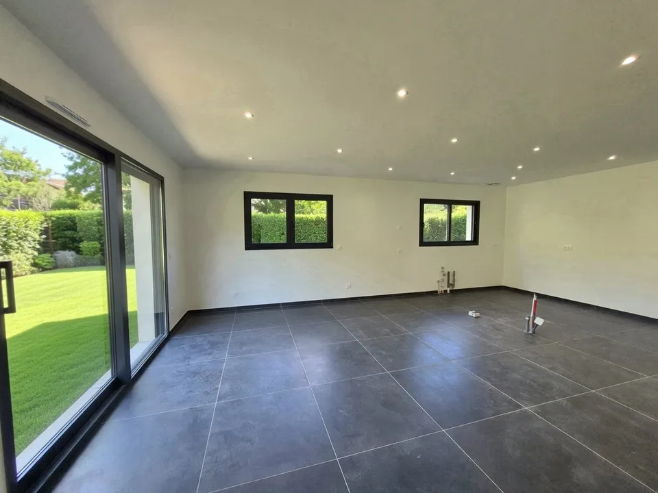 Magnifica villa di 2 anni - T4 di 130 m2 a Saint Cergues
