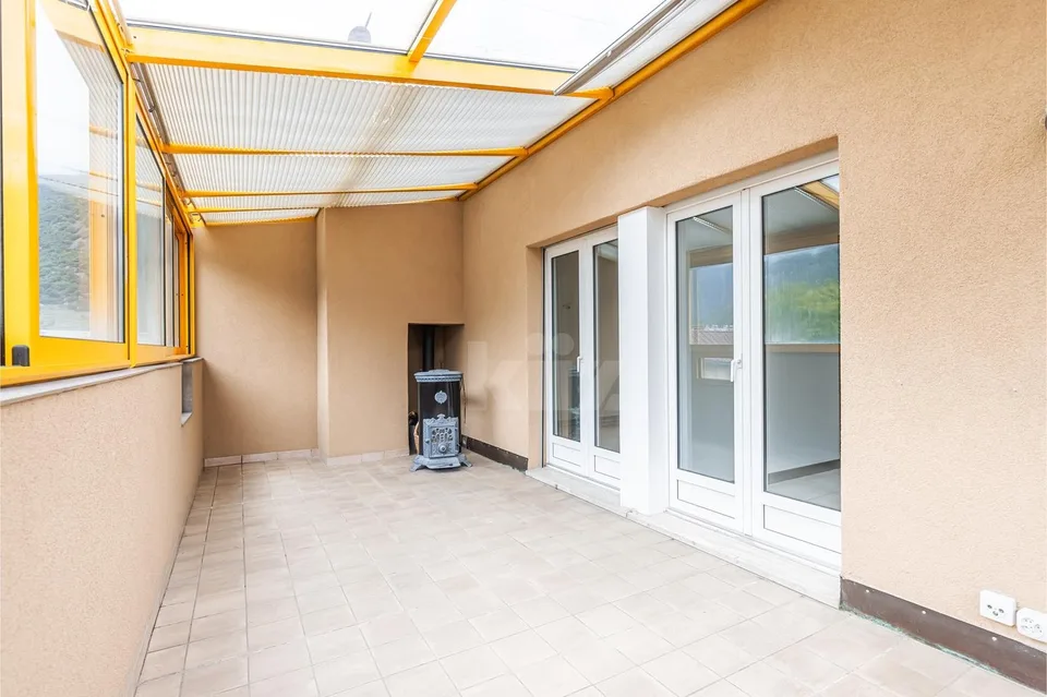 Duplex lumineux avec jardin privatif et jardin d'hiver