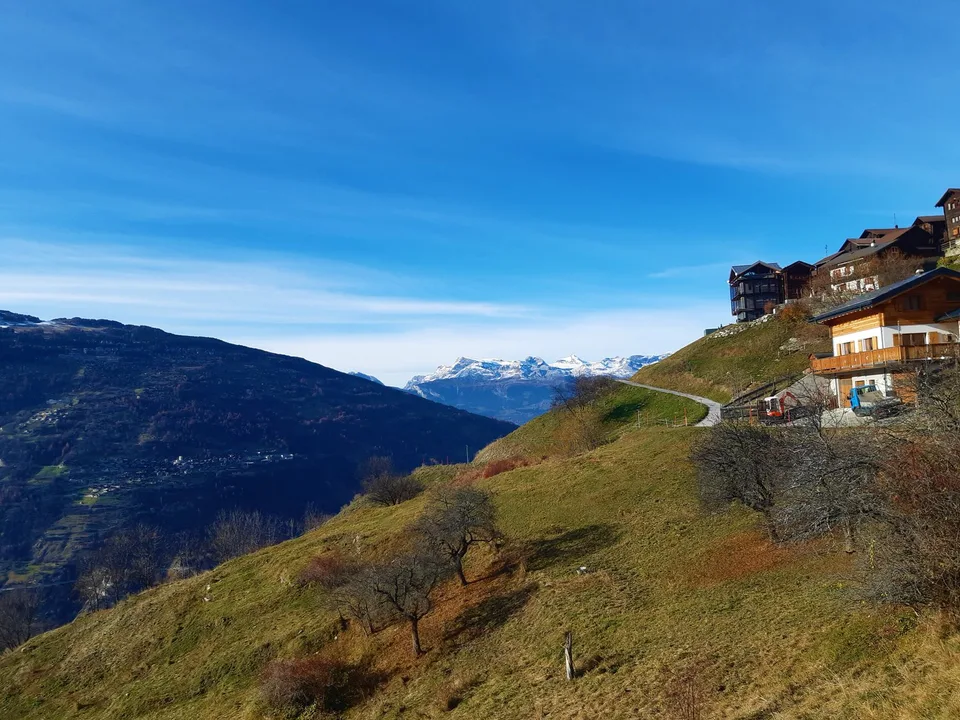 R1: Hochwertige 4.5-Zimmer-Wohnung mit atemberaubender Aussicht, St-Martin, Val d’Hérens