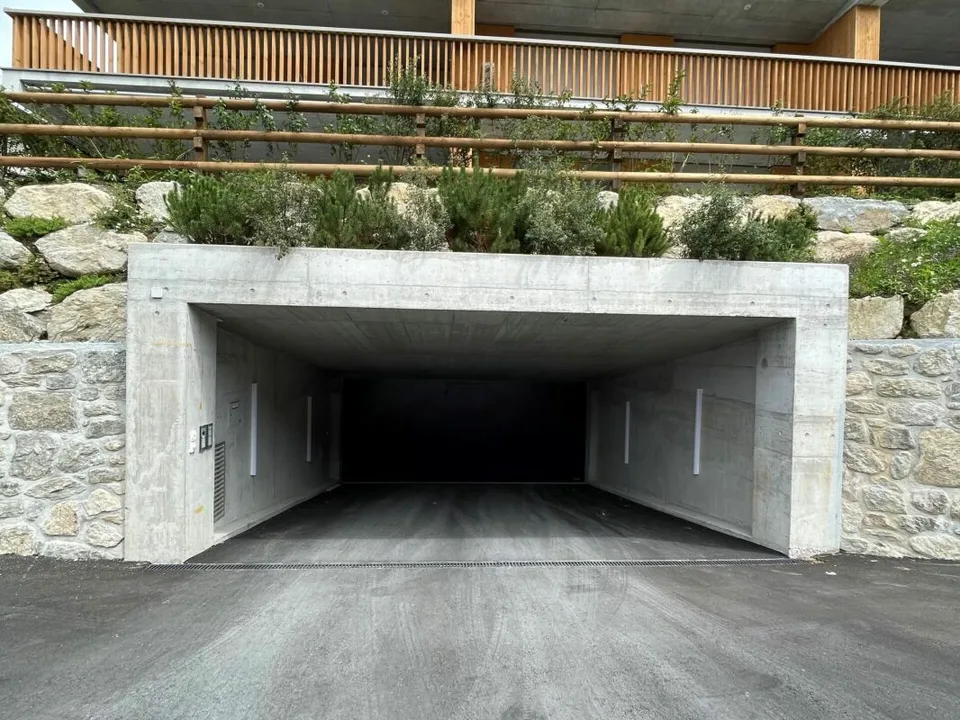 Garagenplatz in moderner Einstellhalle