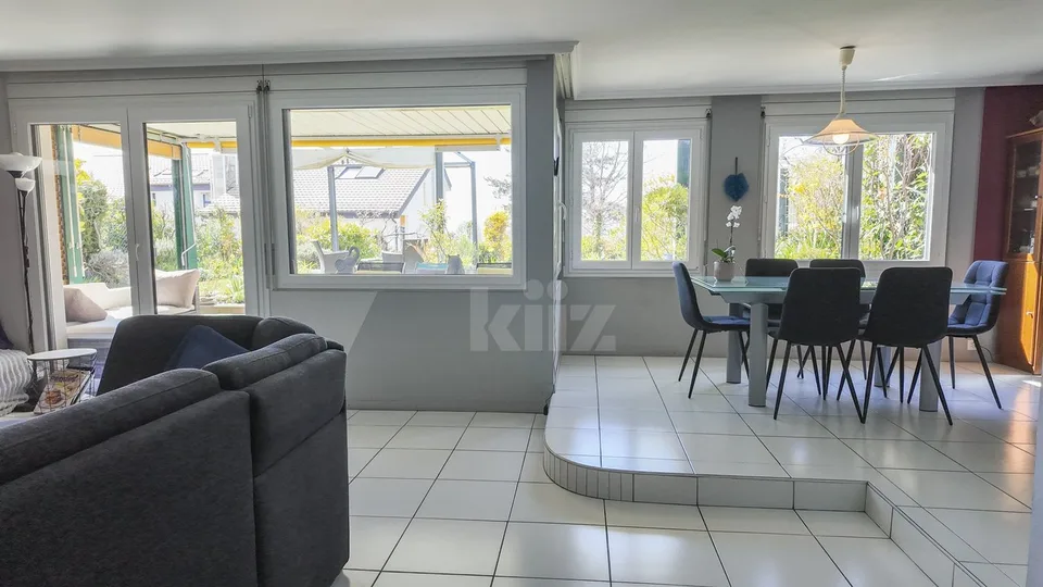 Duplex affascinante con giardino e vista sul lago e le montagne