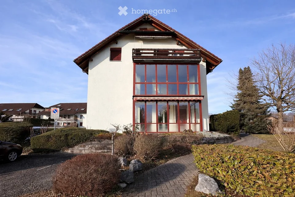 Parterrewohnung mit Wintergarten & separatem Eingang-Zuchwil
