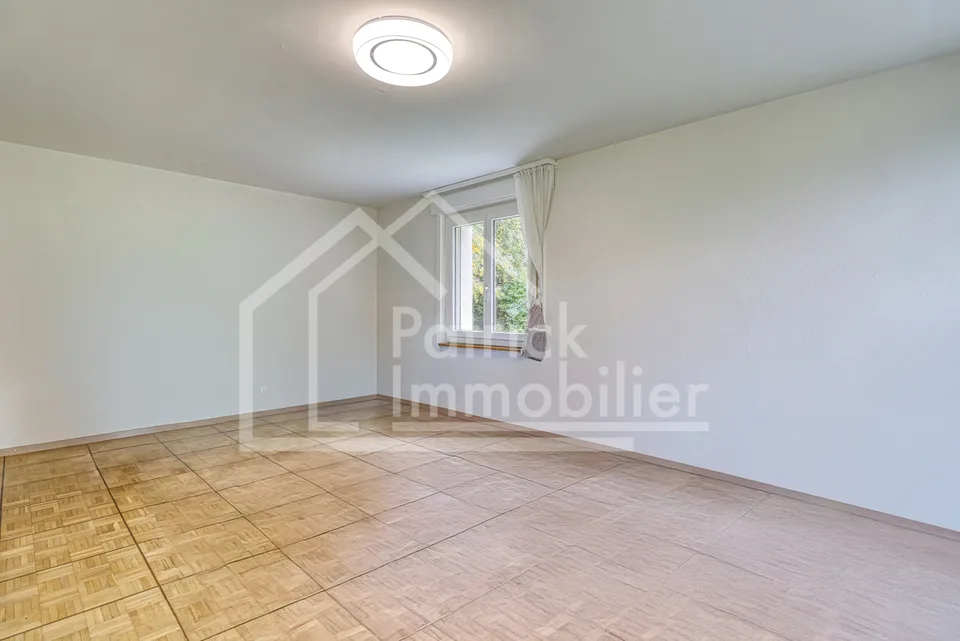 Appartement 3.5 pcs rénové à poximité de la piscine et du centre-ville