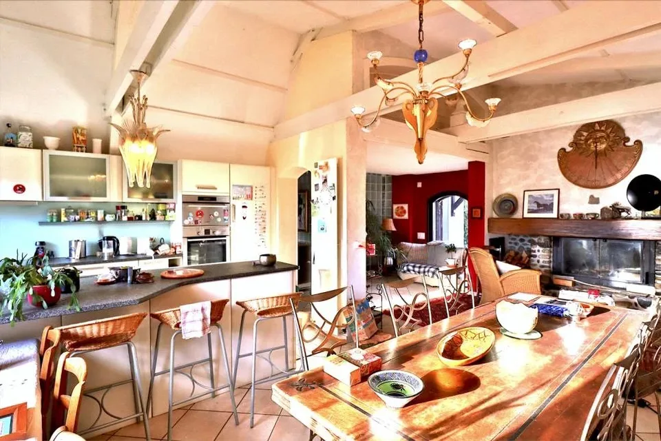 House of 250 m2 net usable – photo 6 sur 32