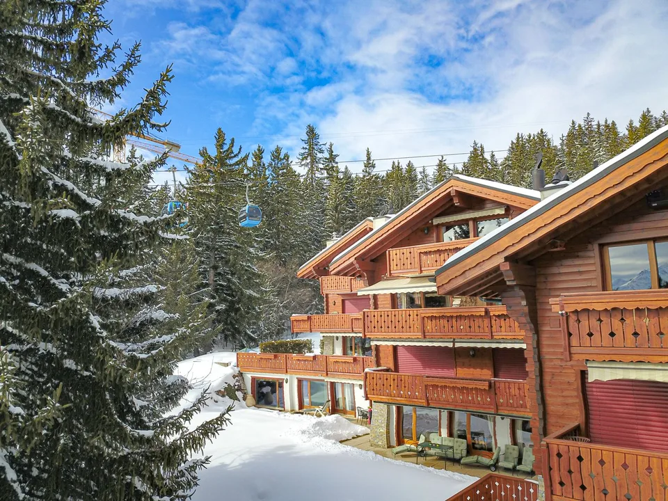 Prächtige 5,5-Zimmer-Wohnung Ski-in Ski-out mit atemberaubendem Blick – Foto 27 von 27