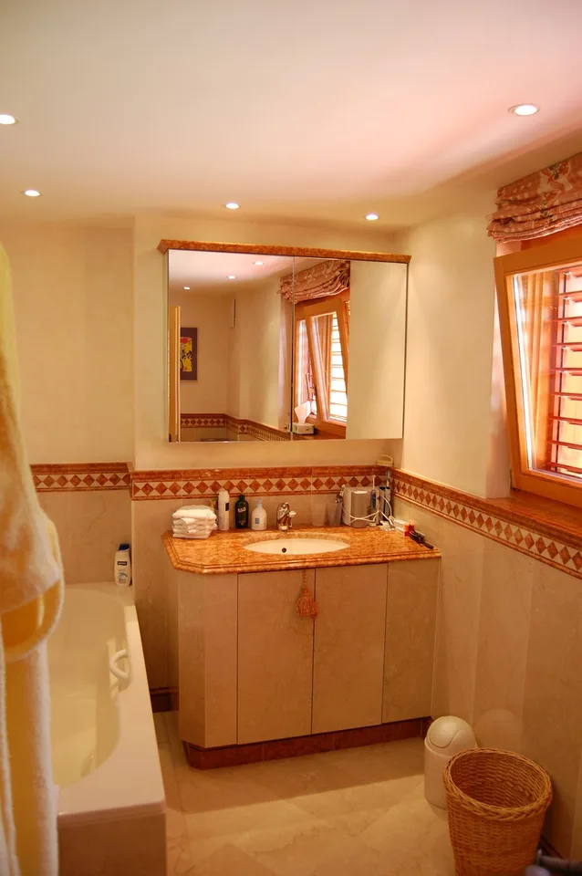 Prächtige 5,5-Zimmer-Wohnung Ski-in Ski-out mit atemberaubendem Blick – Foto 18 von 27