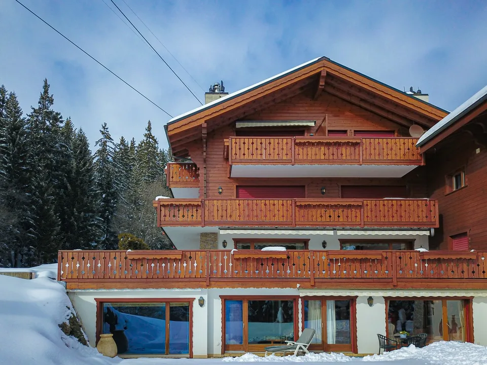 Prächtige 5,5-Zimmer-Wohnung Ski-in Ski-out mit atemberaubendem Blick – Foto 24 von 27