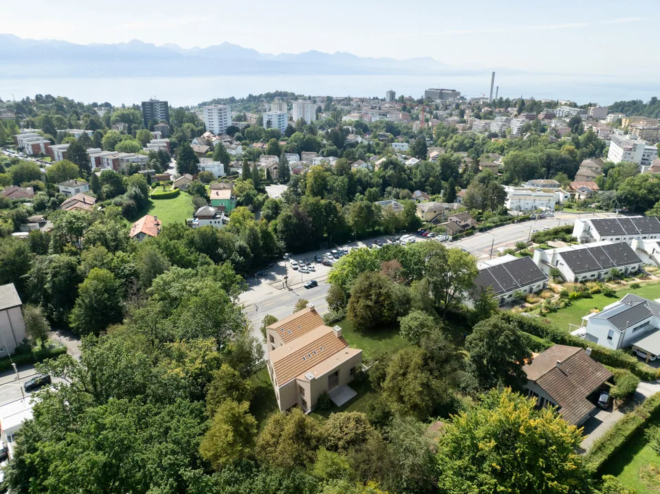 AUSSERGEWÖHNLICHES UND EINZIGARTIGES OBJEKT IN GRÜNER UMWELT IN DER STADT!