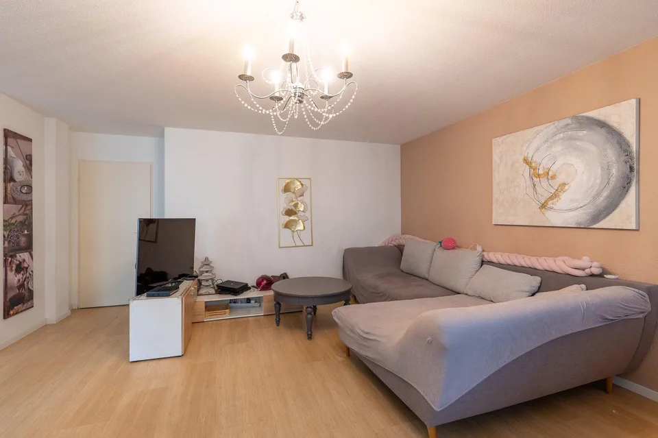 Ampio appartamento di 4.5 locali con balcone nel centro città