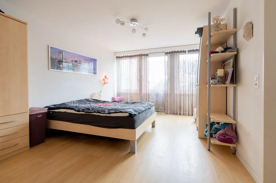 Ampio appartamento di 4.5 locali con balcone nel centro città