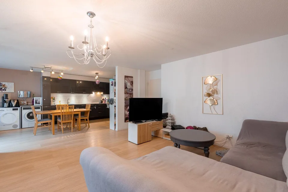 Spacieux 4.5 pièces rénové avec balcon au centre-ville