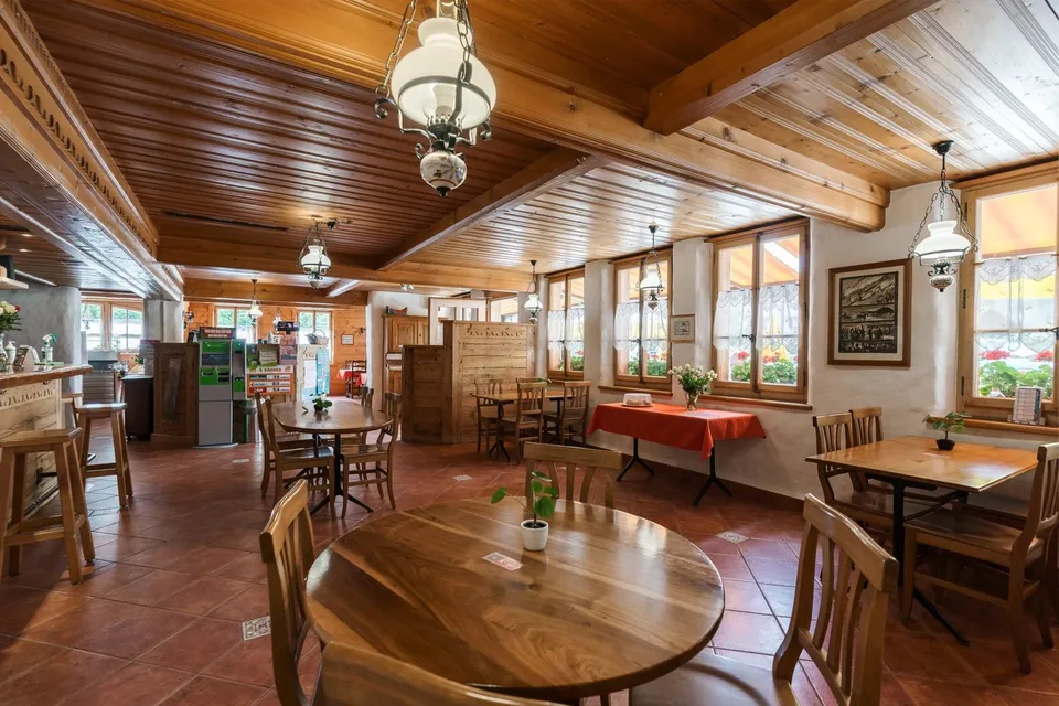 Charming restaurant with accommodation ? An iconic address in the heart of Pays-d'Enhaut