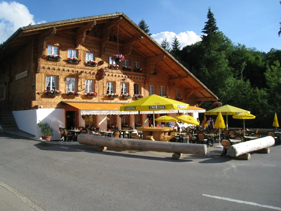 Charming restaurant with accommodation ? An iconic address in the heart of Pays-d'Enhaut