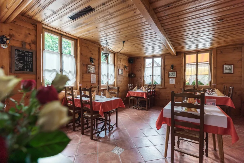 Charming restaurant with accommodation ? An iconic address in the heart of Pays-d'Enhaut