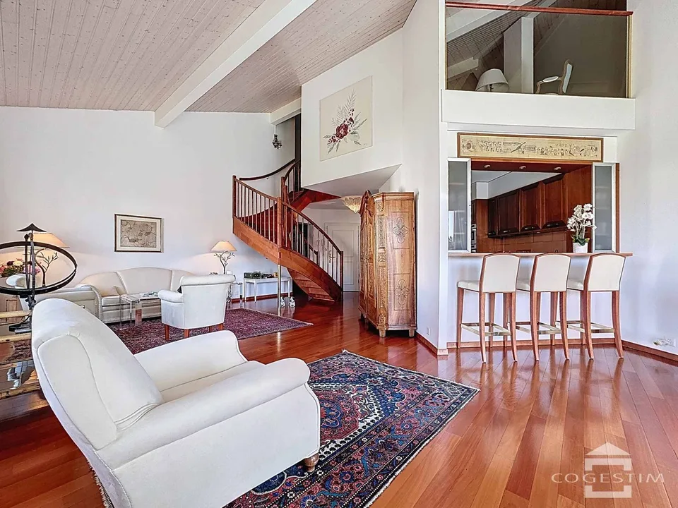 Magnifique duplex en attique de 6.5 pièces