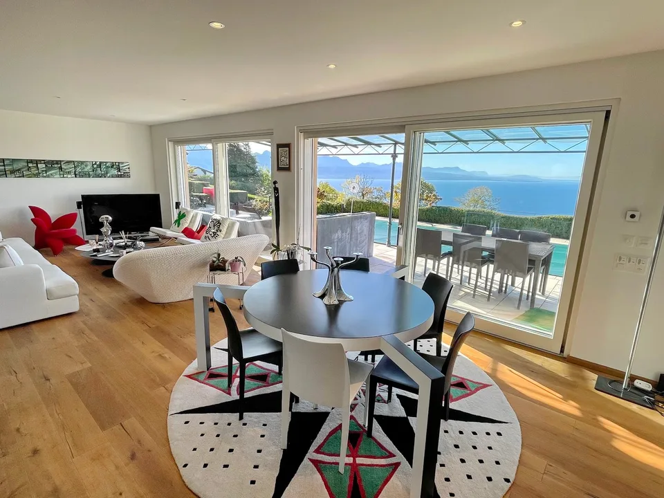 La Croix-sur-Lutry Magnifique appartement en terrasse avec piscine privée