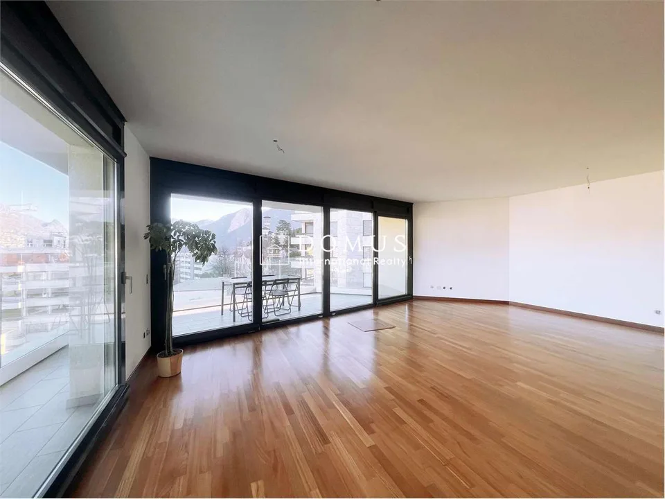 Luxuswohnung im Paradies