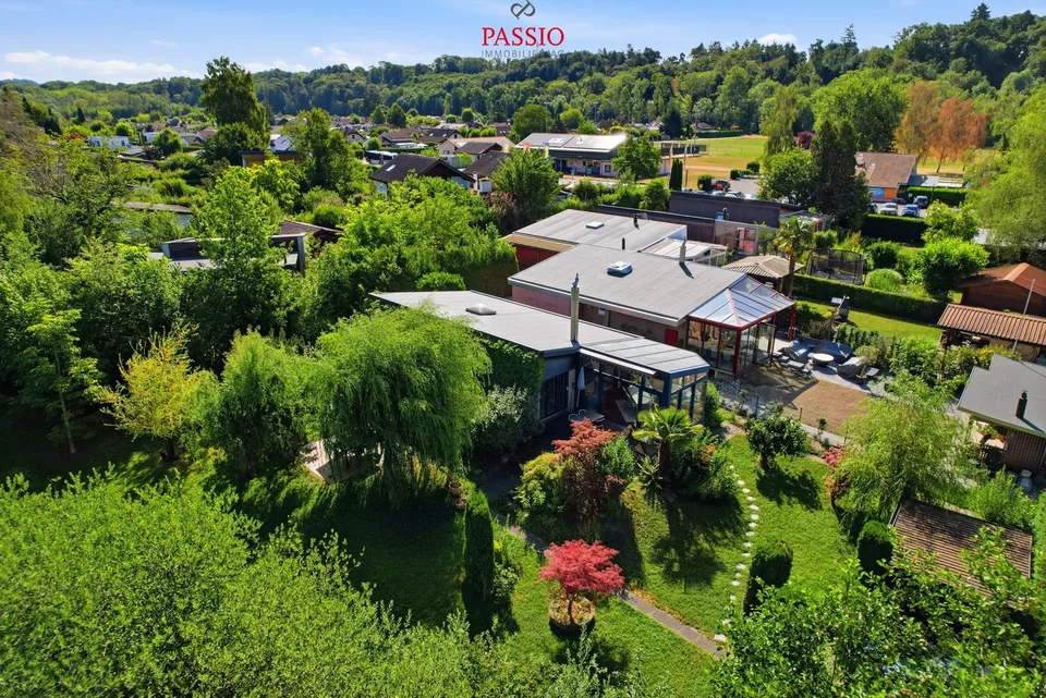 Holiday paradise with private land directly on Lake Neuchâtel