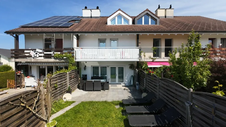 6.5 Zimmer Reihenmittelhaus mit Garten und Doppel-Carport