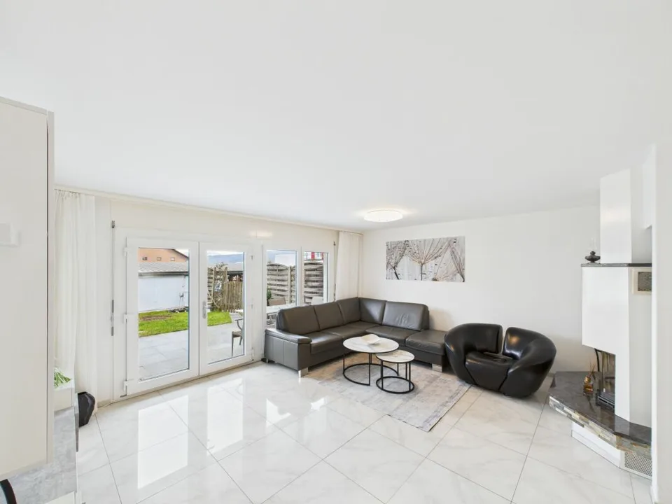 Maison mitoyenne de 6,5 pièces avec jardin et carport double
