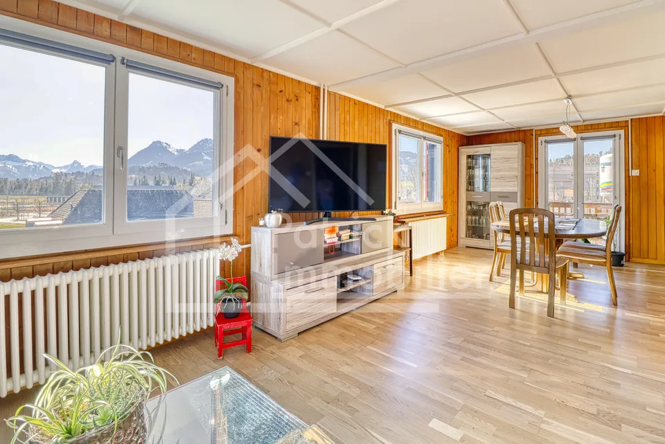 Einzelchalet mit 4.5 Zimmern und Panoramablick auf die Préalpes