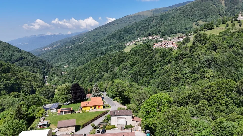 Casa Ticinese di carattere con splendido giardino e massima privacy a Bogno – Foto 8 von 30