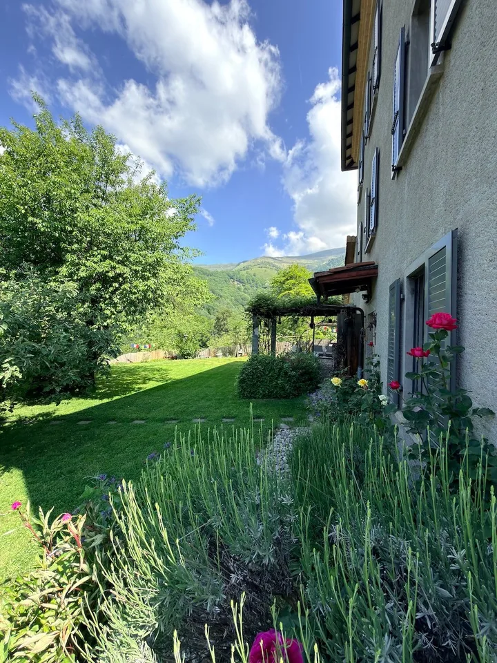 Casa Ticinese di carattere con splendido giardino e massima privacy a Bogno – Foto 10 von 30