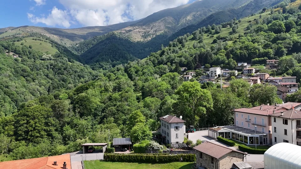 Casa Ticinese di carattere con splendido giardino e massima privacy a Bogno – Foto 6 von 30