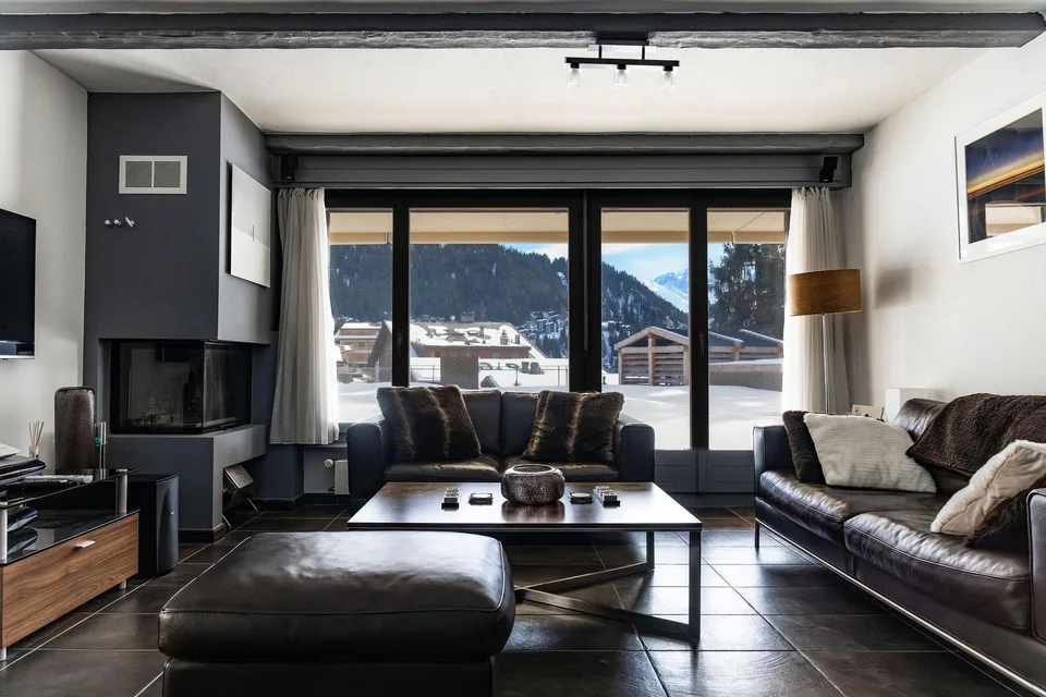 Un charmant appartement de 3 chambres avec terrasse au coeur de Verbier.