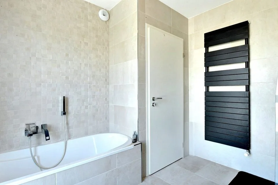 Modernes Einfamilienhaus in Saint-Louis Neuweg – 229 m² Nutzfläche auf 880 m² Grundstüc – Foto 15 von 19