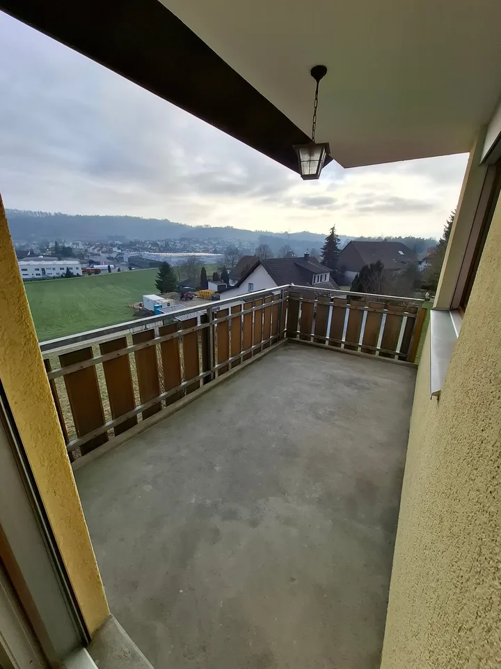 Bello appartamento di 4.5 locali con vista e garage singolo