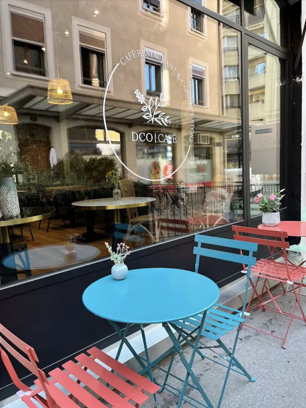 Cafe - Eaux Vives