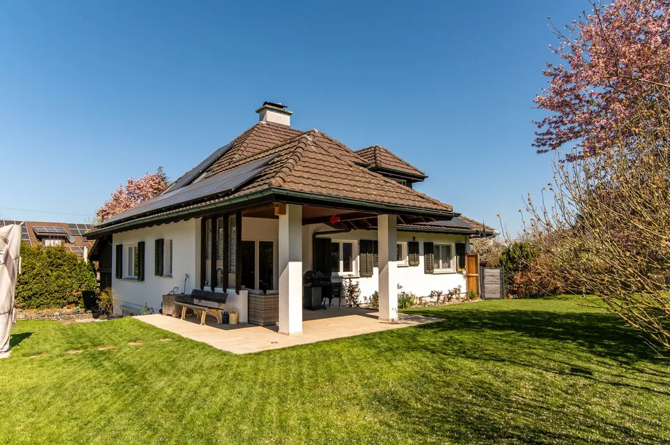Ihr Traumhaus mit Pool und Privatsphäre