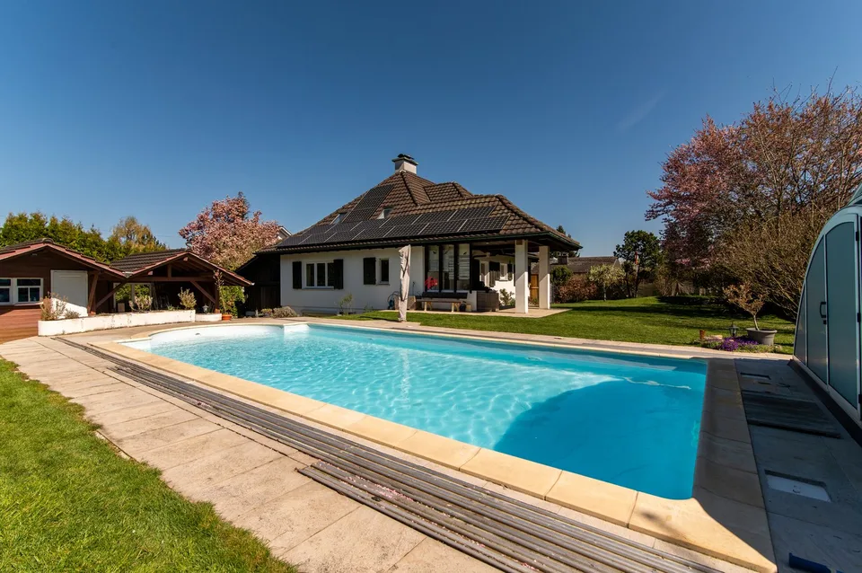 Ihr Traumhaus mit Pool und Privatsphäre