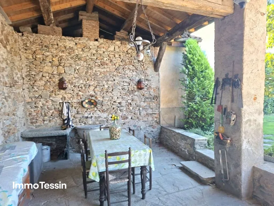 Appartement unique avec flair historique dans un ancien monastère au centre du village de Cadempino