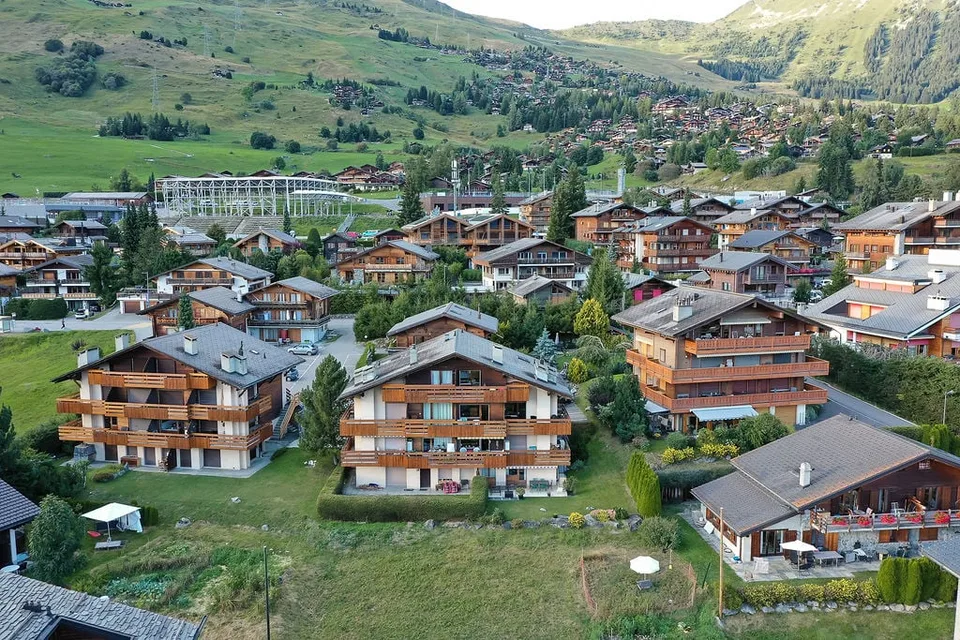 Gut geschnittene Wohnung mit wunderbarer Aussicht – Foto 8 von 8