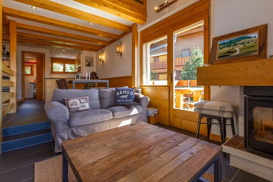 Good split level apartment with wonderful views