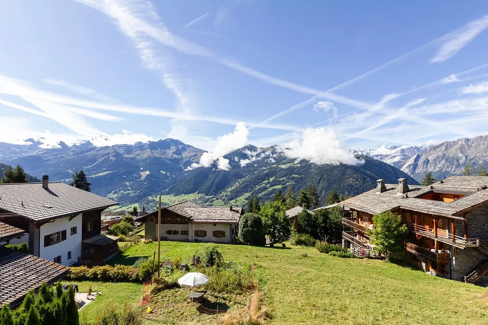 Gut geschnittene Wohnung mit wunderbarer Aussicht – Foto 6 von 8