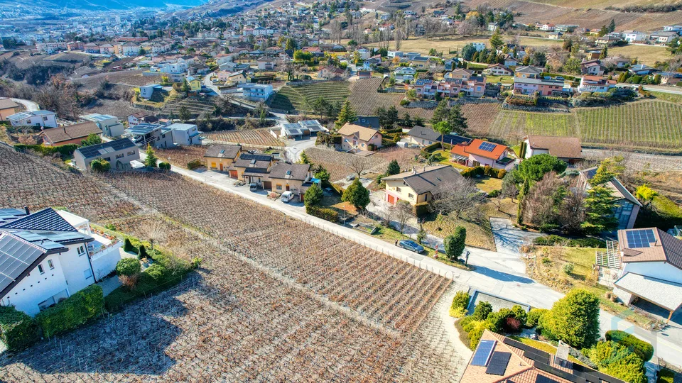 EXCLUSIVITE Splendide terrain à bâtir de 804m² à Miège (Noble-Contrée)