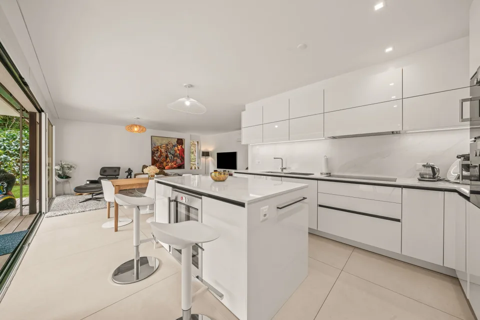 UNIQUE OPPORTUNITY IN CHAILLY WITH LARGE GARDEN