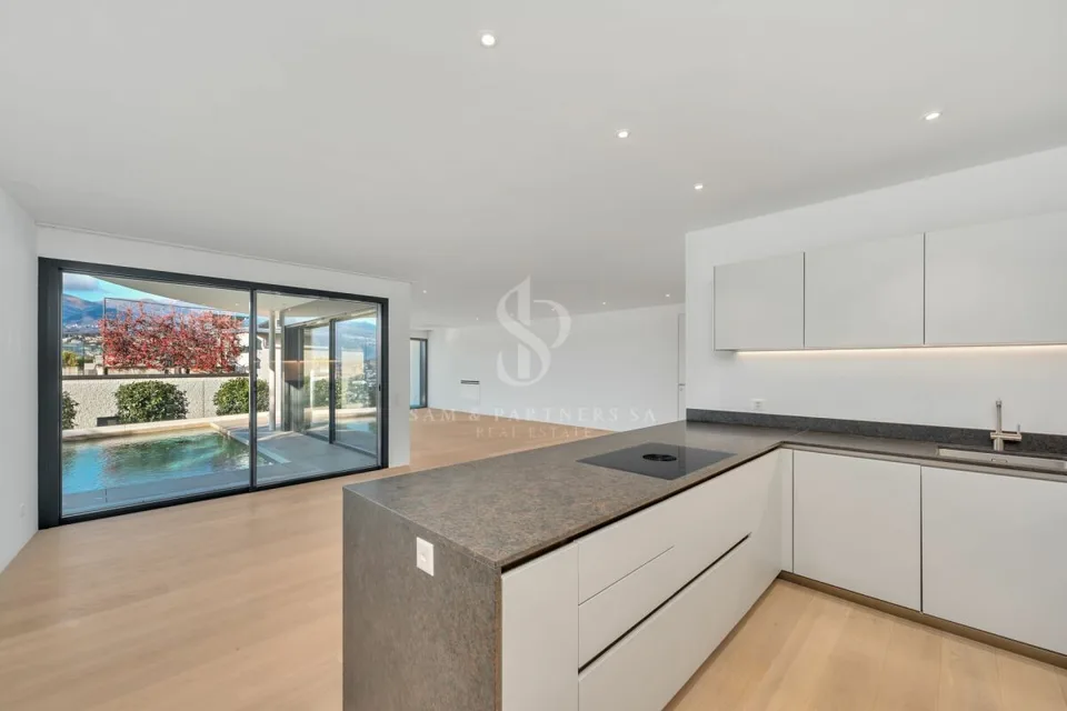 Moderne Villa mit Pool – Foto 7 von 16