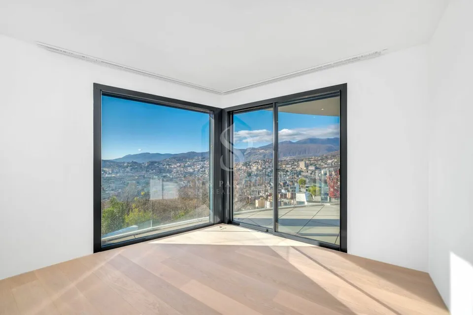 Moderne Villa mit Pool – Foto 14 von 16