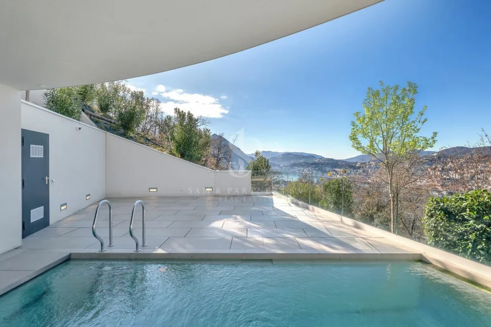 Moderne Villa mit Pool
