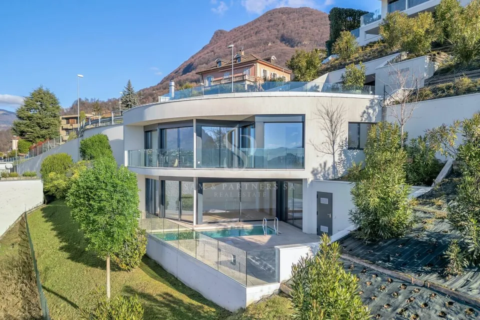 Moderne Villa mit Pool