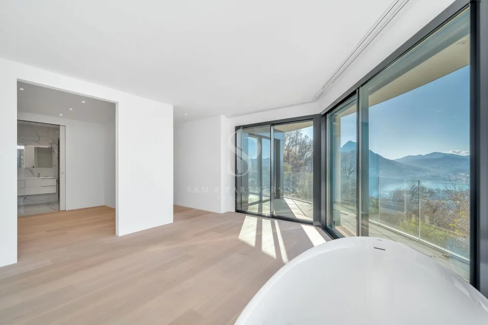 Moderne Villa mit Pool – Foto 11 von 16