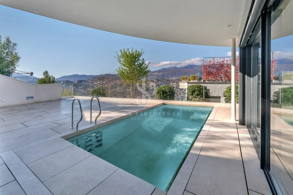 Moderna Villa con piscina